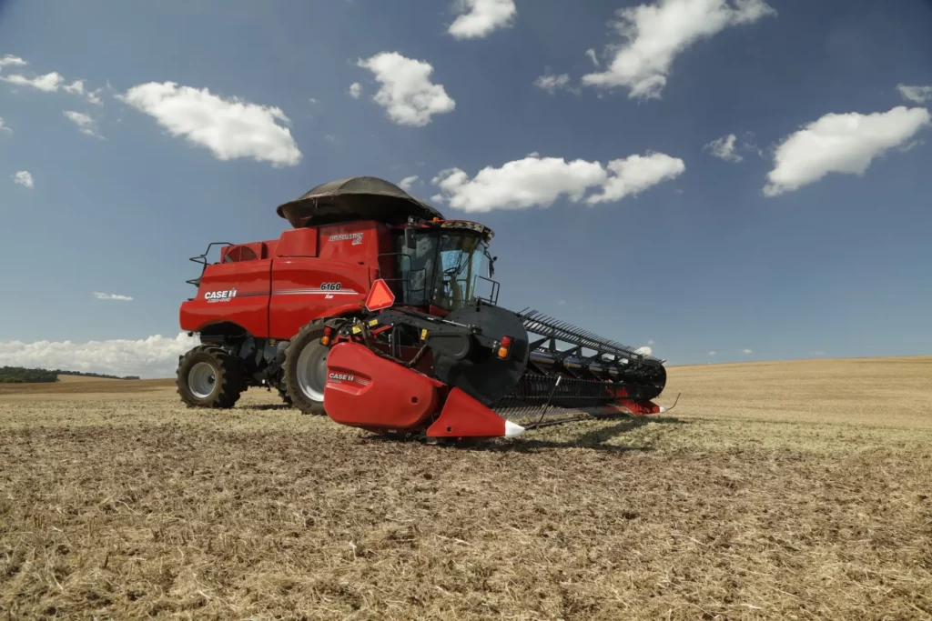 Case IH lança em Alta Floresta nova colheitadeira fabricada no Brasil