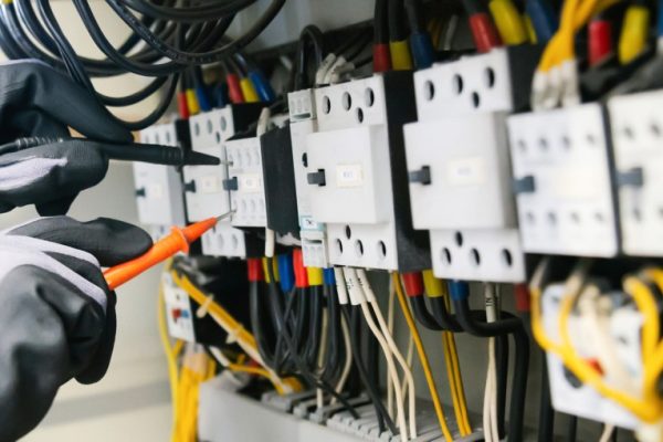 221225-Os-5-maiores-incidentes-causados-por-falhas-eletricas-e-como-evitar-880x510