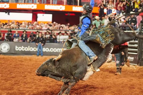 João Paulo Velasco, de Paranaíta (MT), conquista o título nacional da PBR Brasil na Festa do Peão de Barretos 2026 — Foto: Érico Andrade/g1