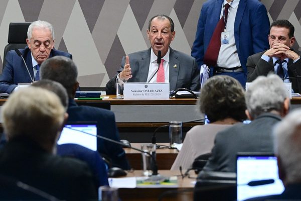 O senador Omar Aziz, relator, se pronuncia na reunião da CCJ/
Foto: Agência Senado