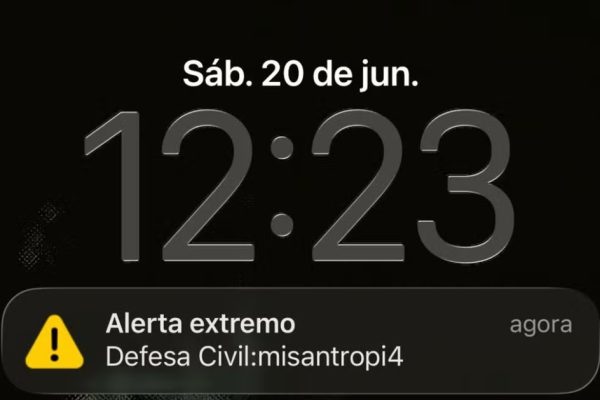 Alerta da Defesa Civil com a palavra "misantropia" tocou nos celulares dos moradores de Campo Grande. — Foto: Reprodução