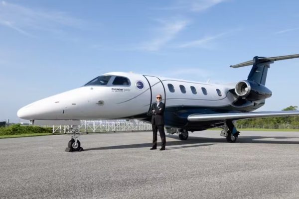 Phenom 300EV certificado triplo. — Foto: Divulgação/Embraer